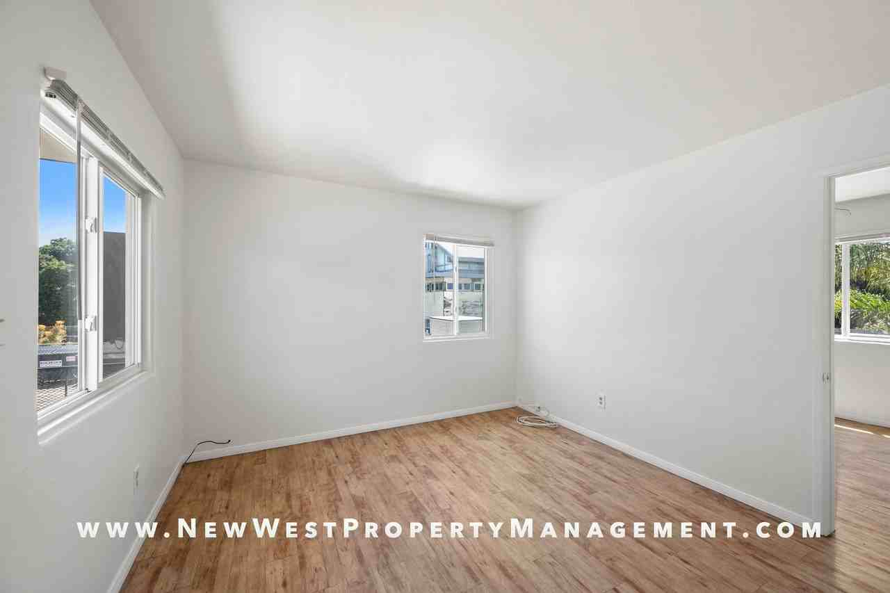 553 22nd St #1-2 - Photo 6 of 17