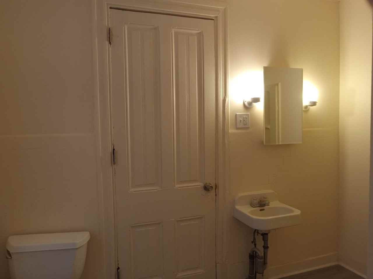 1029 Penn St #2ndFLFRONT - Photo 7 of 7