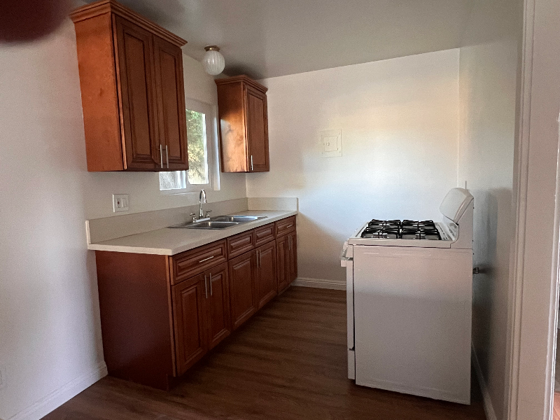 305 N Vinedo Ave #2 - Photo 4 of 13