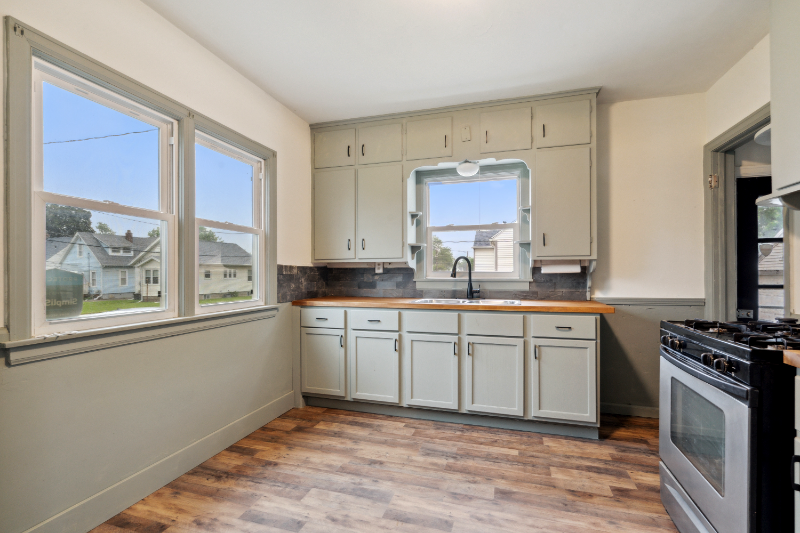 413 16th Ave Sw - Photo 5 of 20