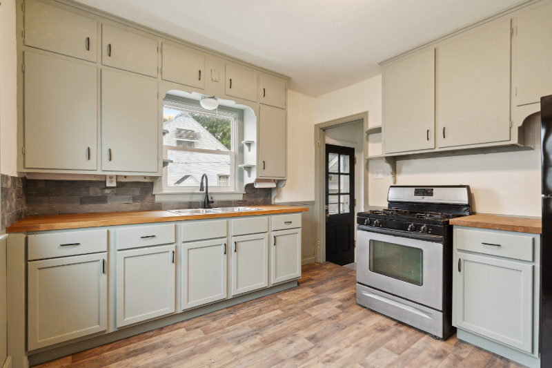 413 16th Ave Sw - Photo 6 of 20