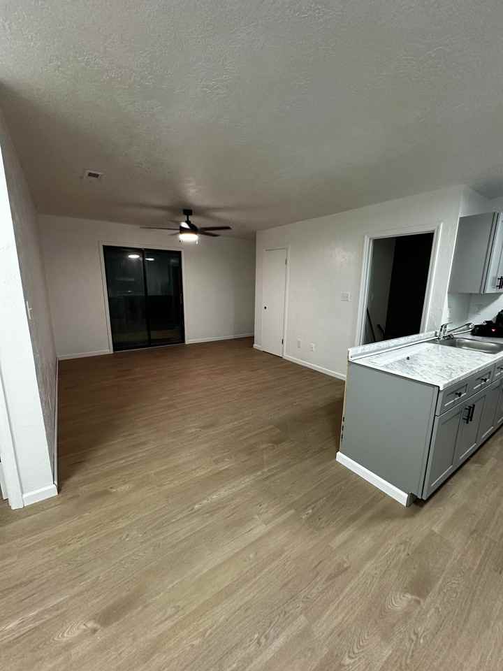 2405 Antebellum Dr #B - Photo 6 of 22