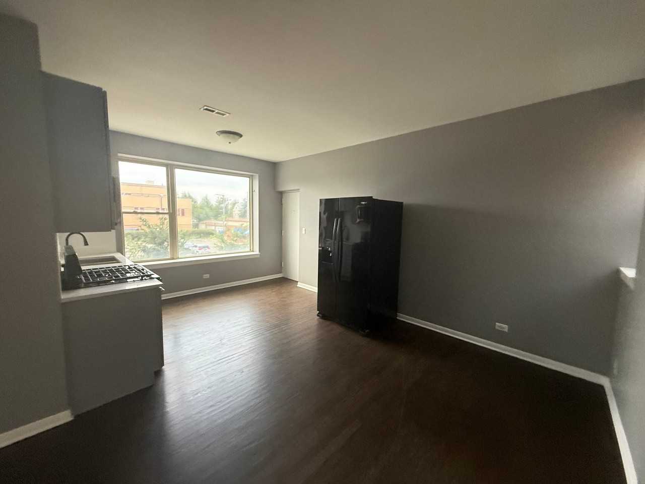1856 W 18th St #1856-2F - Photo 5 of 8