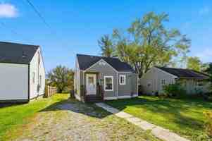 featured image of 149 W Lane Ave