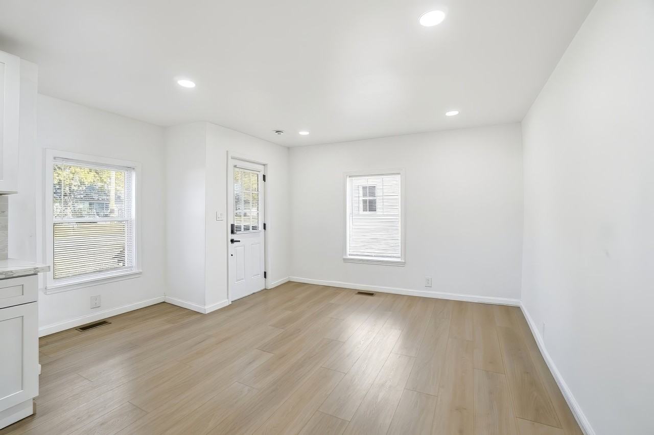 149 W Lane Ave - Photo 6 of 24
