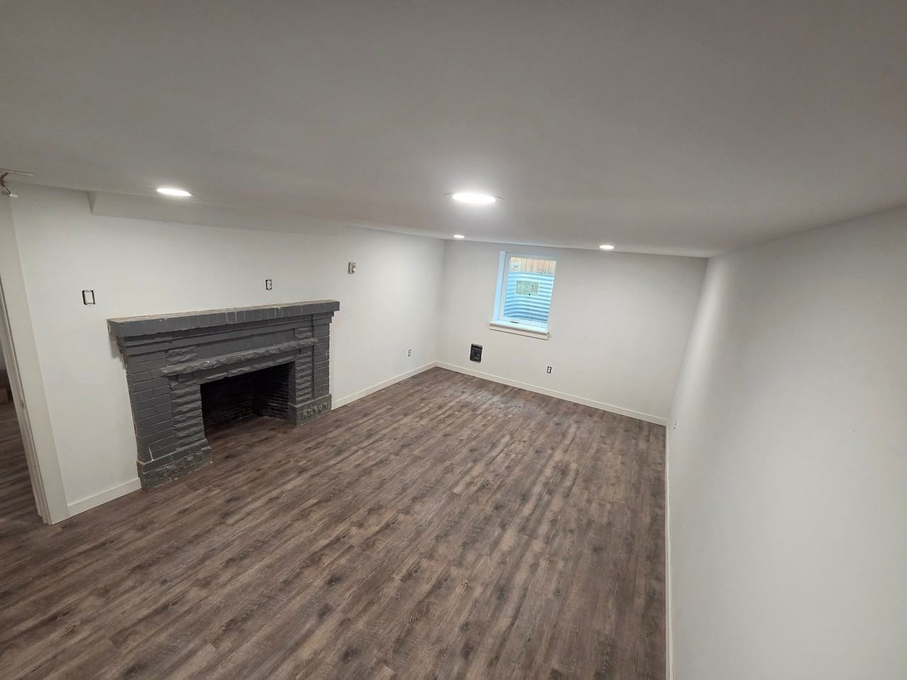 445 20th St Se - Photo 2 of 7