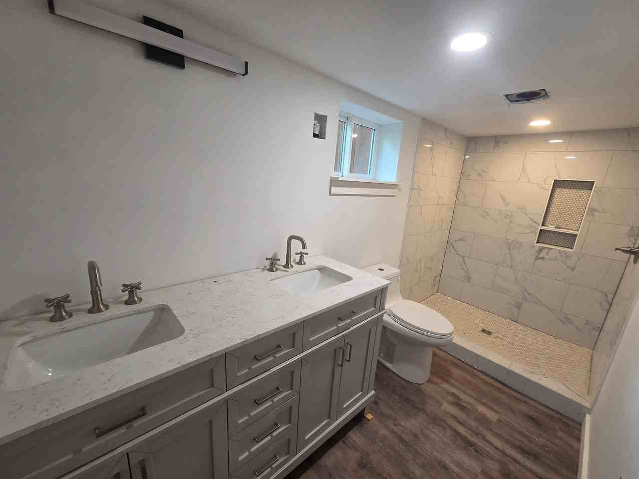 445 20th St Se - Photo 3 of 7