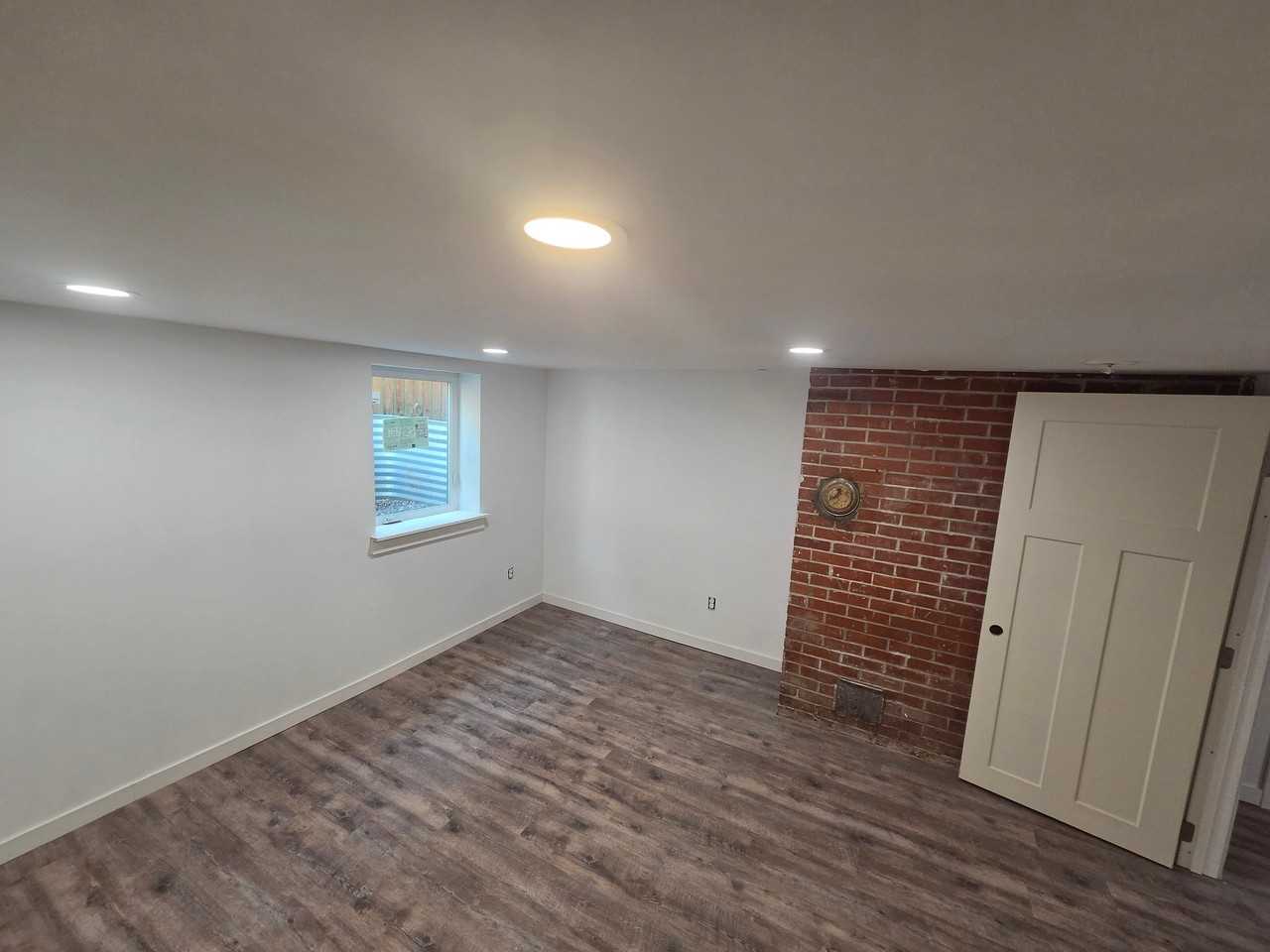 445 20th St Se - Photo 4 of 7