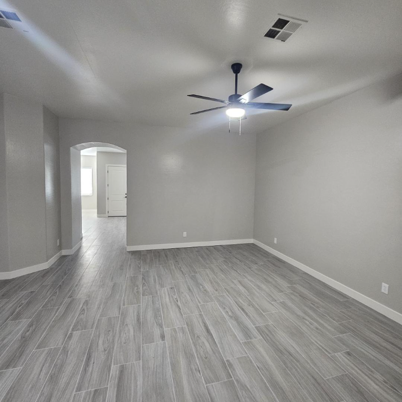 6606 S 50th Ave - Photo 4 of 50