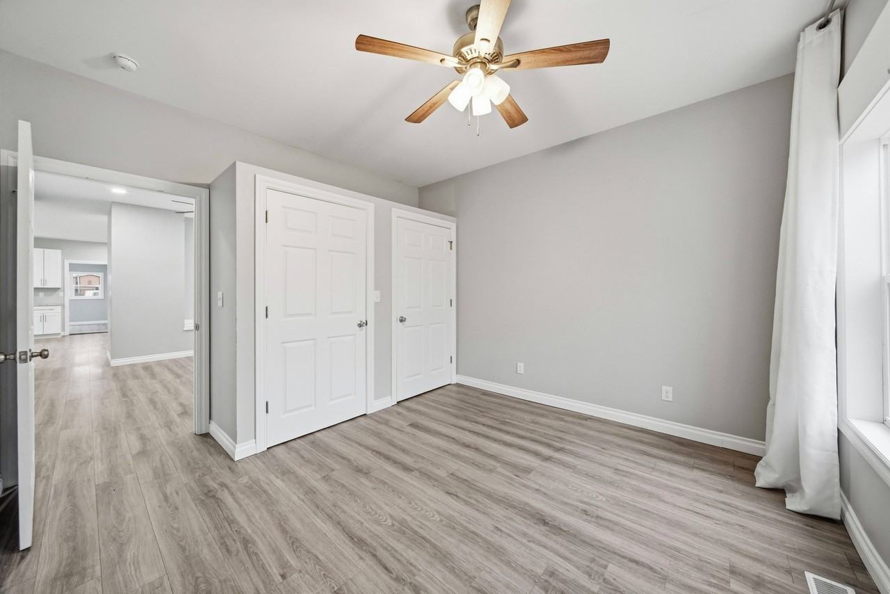 203 S Dean St - Photo 5 of 15