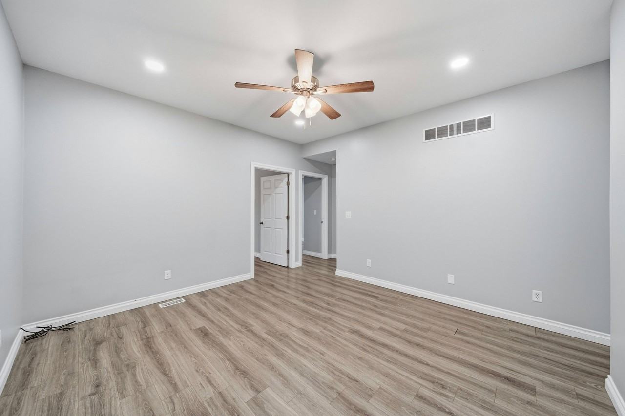 203 S Dean St - Photo 6 of 15