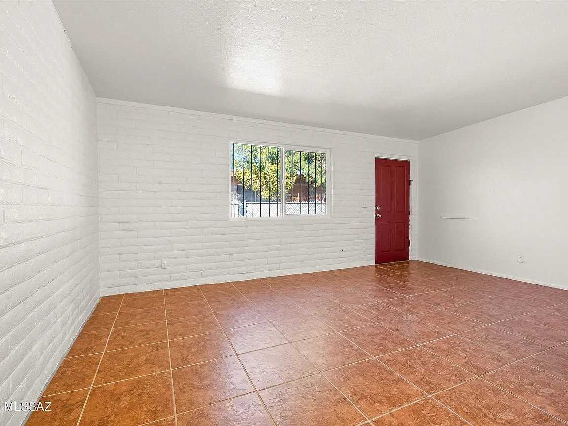 1408/1410 N Hualpai Rd #1408 - Photo 4 of 16