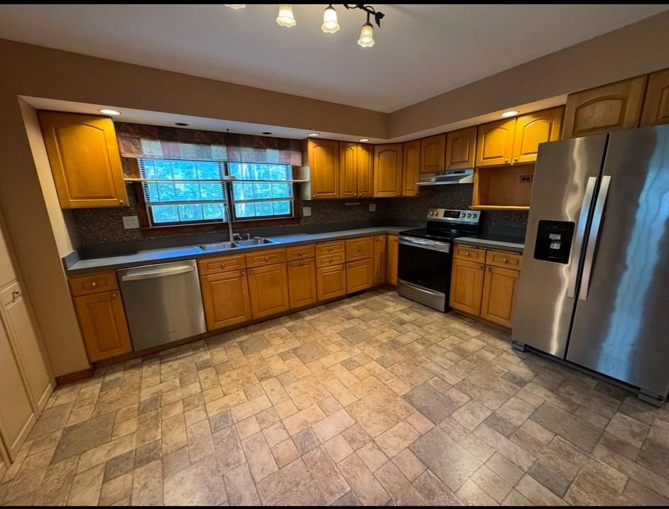1112 6th Ave - Photo 2 of 19