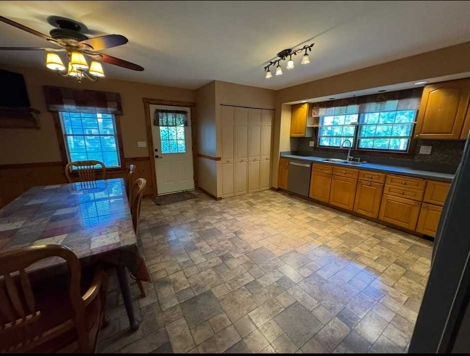 1112 6th Ave - Photo 3 of 19