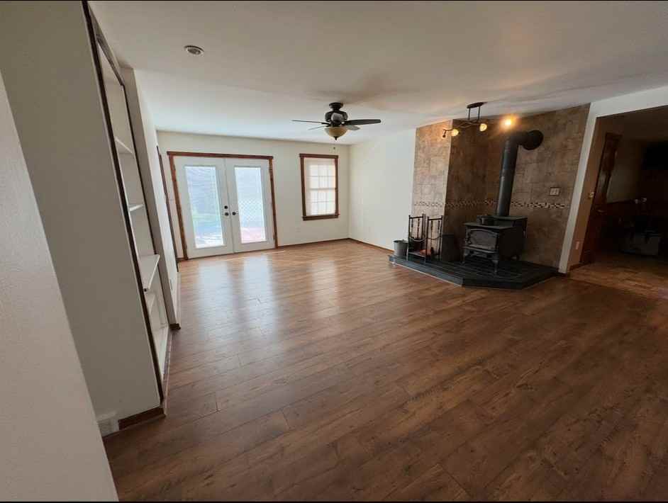 1112 6th Ave - Photo 5 of 19