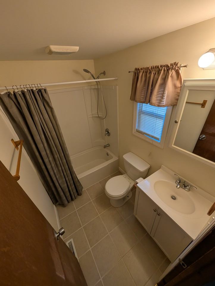 6383 Zorn Rd - Photo 4 of 10