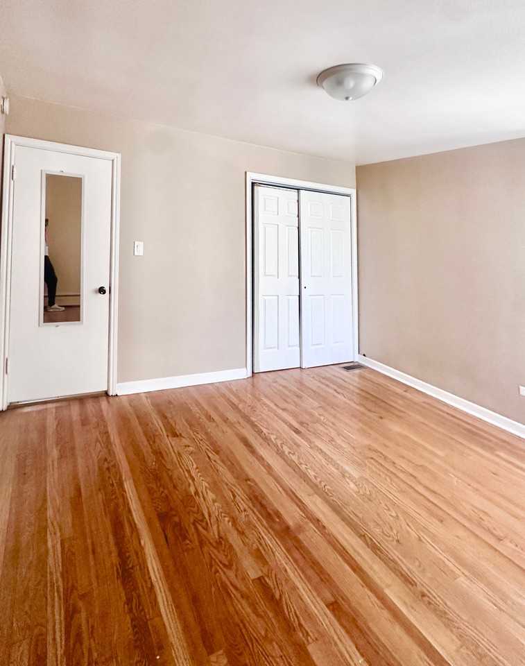 2533 S 57th Ct #1 - Photo 4 of 14