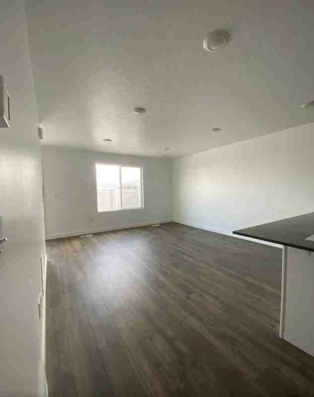 1132 E Pilot St #2 - Photo 4 of 24