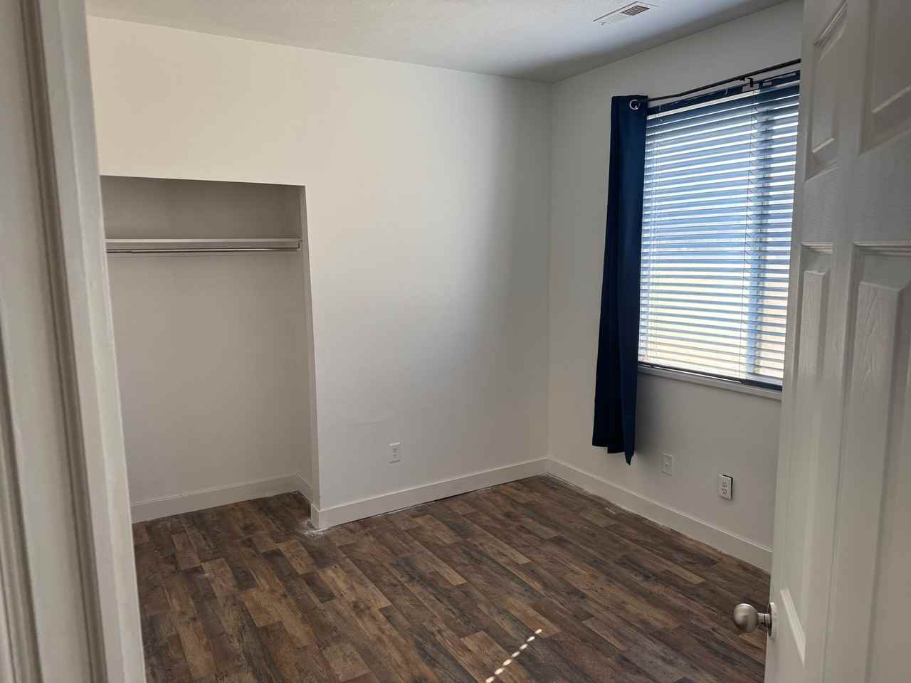 913 York Dr - Photo 7 of 9