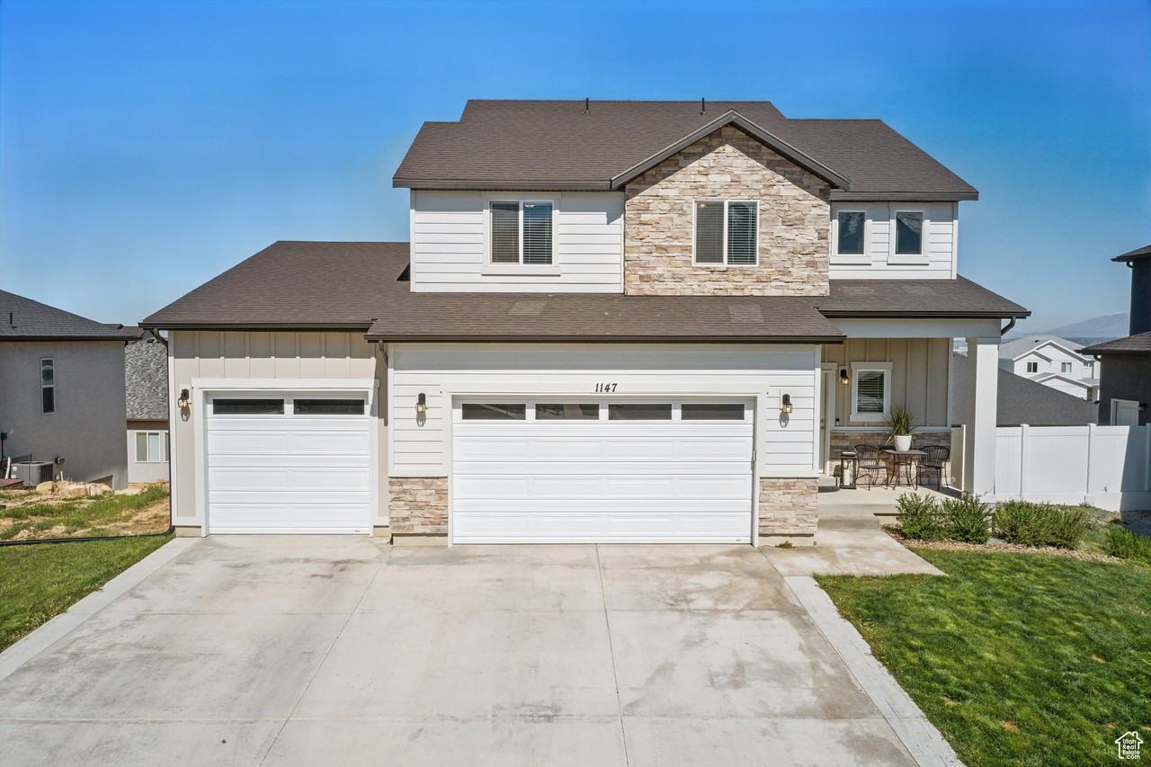 1147 N Carriage Ln - Photo 3 of 21