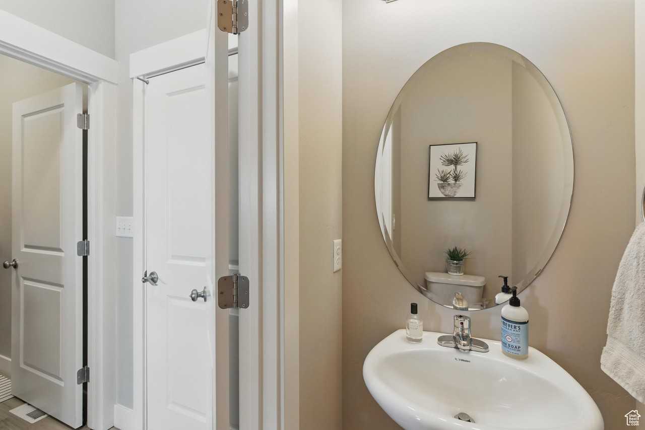 1147 N Carriage Ln - Photo 7 of 21