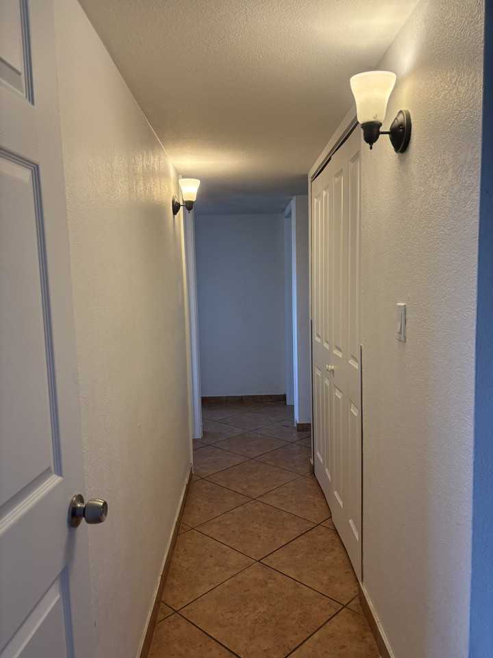 3441 E Claire Dr - Photo 7 of 17