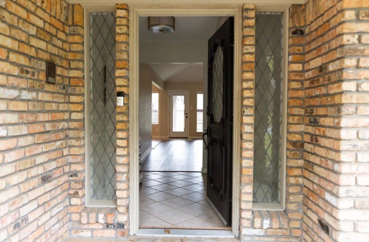 1304 Tiffany Ln - Photo 3 of 12