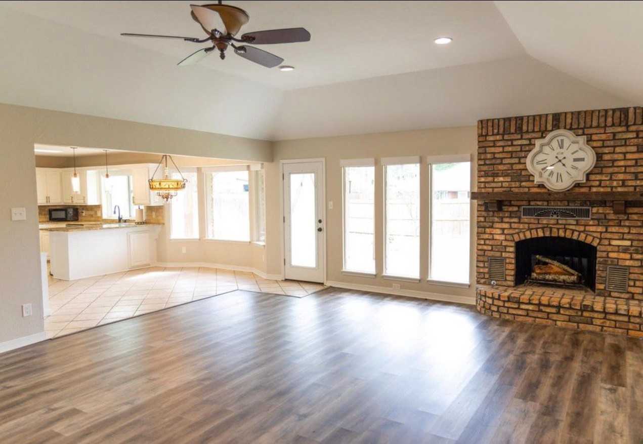 1304 Tiffany Ln - Photo 4 of 12