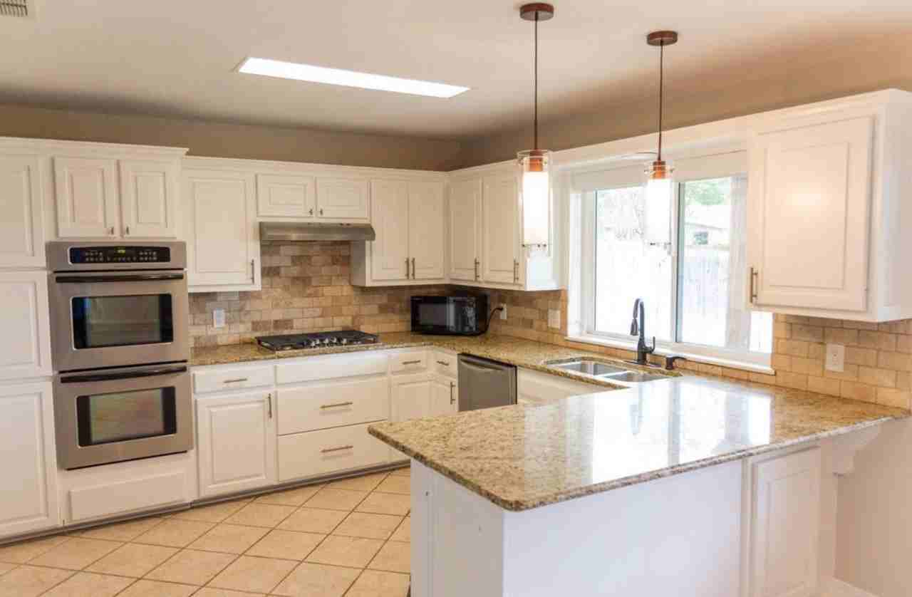 1304 Tiffany Ln - Photo 5 of 12