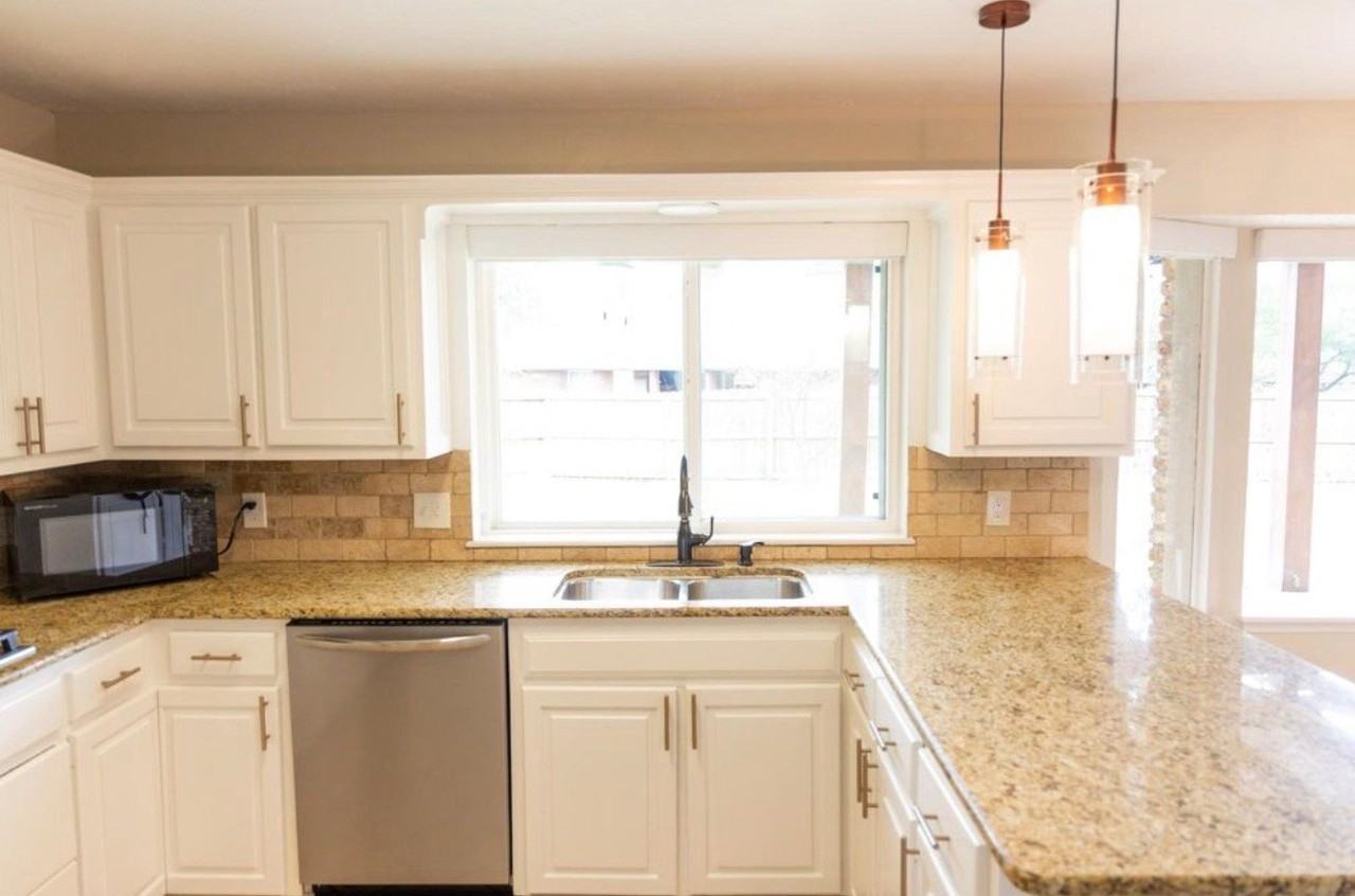 1304 Tiffany Ln - Photo 6 of 12