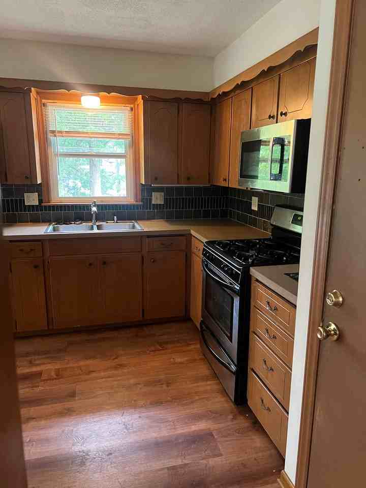 10103 W 92nd Pl - Photo 4 of 22