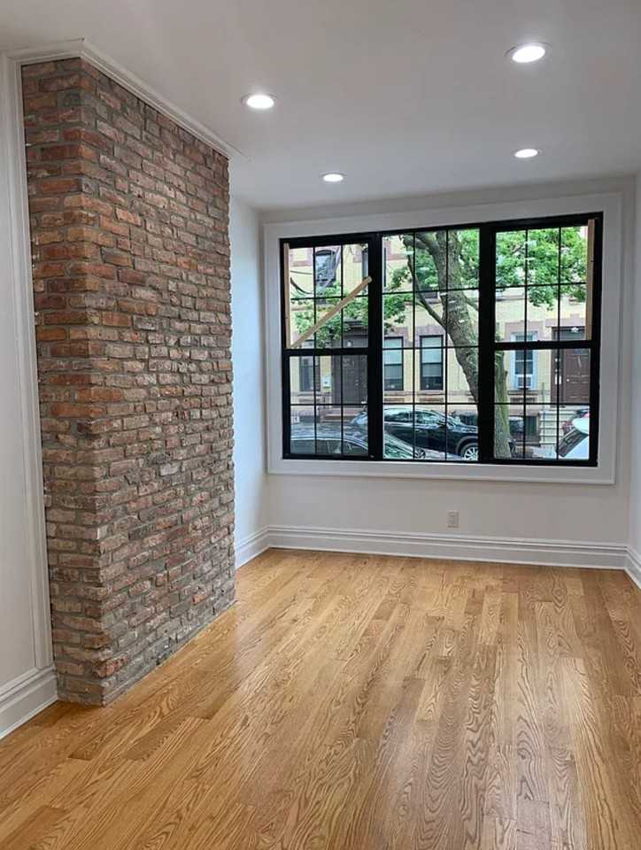 1868 Linden St #1R - Photo 2 of 8