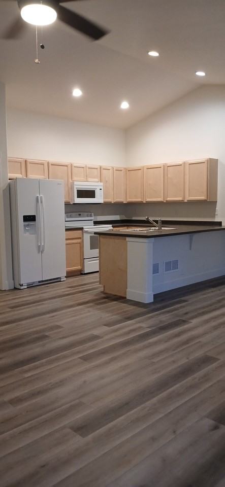 2393 Juno Ln - Photo 3 of 12