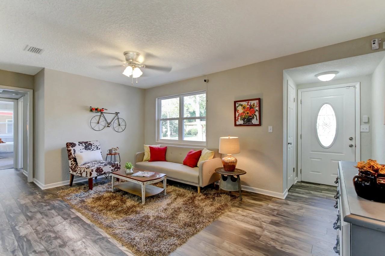 6530 Pine Summit Dr - Photo 2 of 23