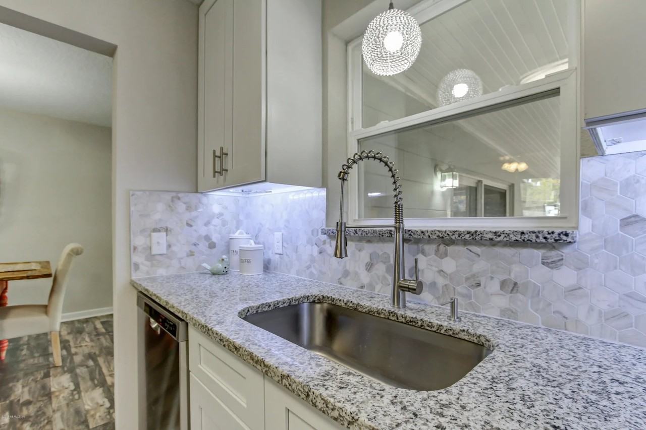 6530 Pine Summit Dr - Photo 3 of 23