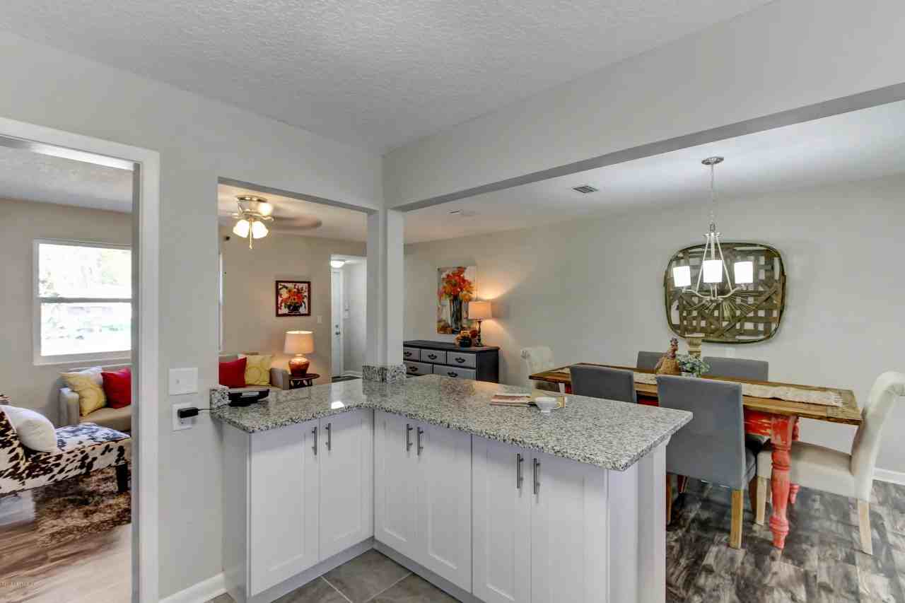 6530 Pine Summit Dr - Photo 4 of 23