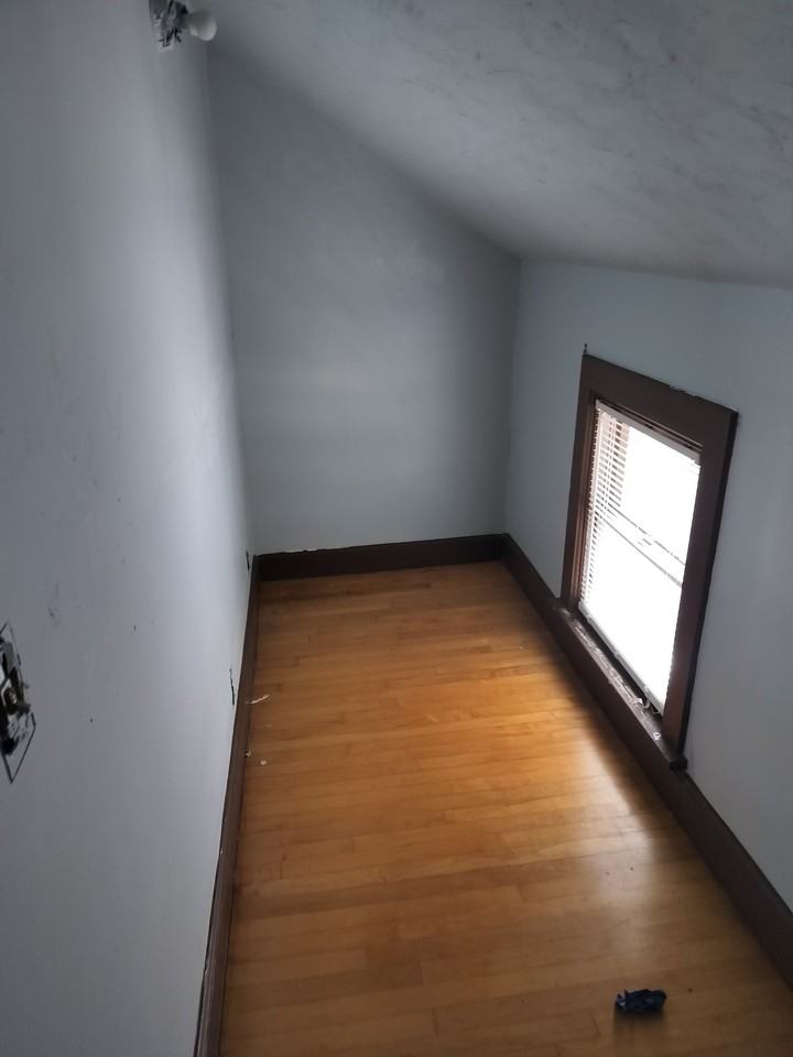 422 N Maple Ave - Photo 3 of 10