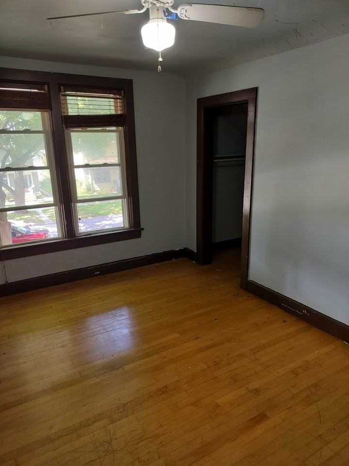 422 N Maple Ave - Photo 4 of 10