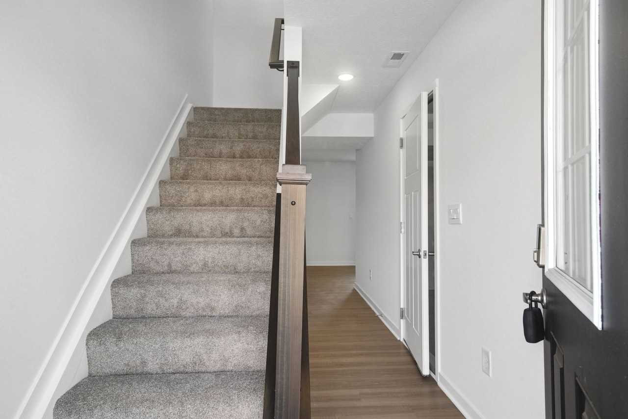 1351 Dodridge St - Photo 5 of 30
