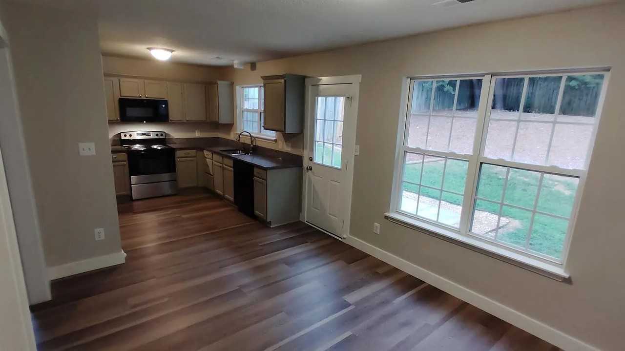12150 Brownestone View Dr - Photo 4 of 15