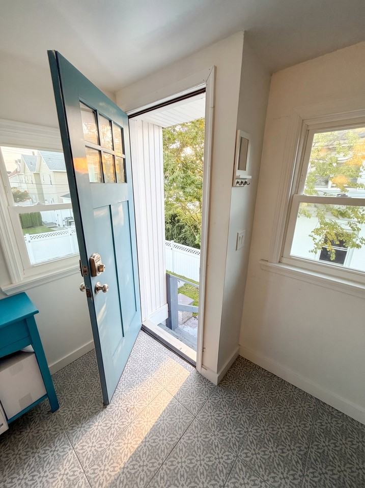202 12th Ave - Photo 4 of 14