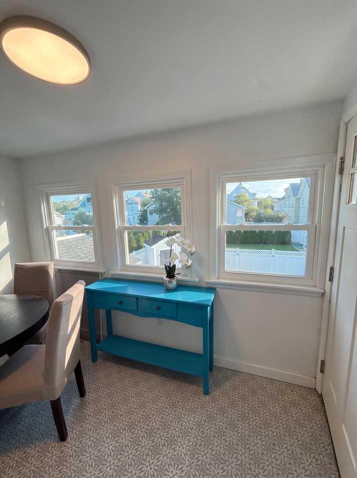 202 12th Ave - Photo 6 of 14