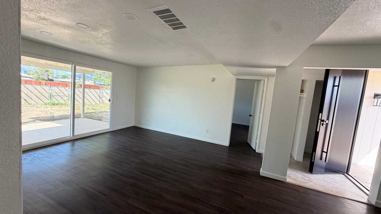 8301 E Wildcat Dr - Photo 3 of 12