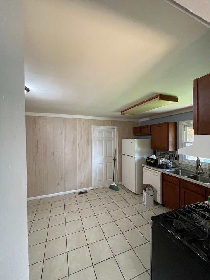 5212 Bahia Dr - Photo 3 of 12