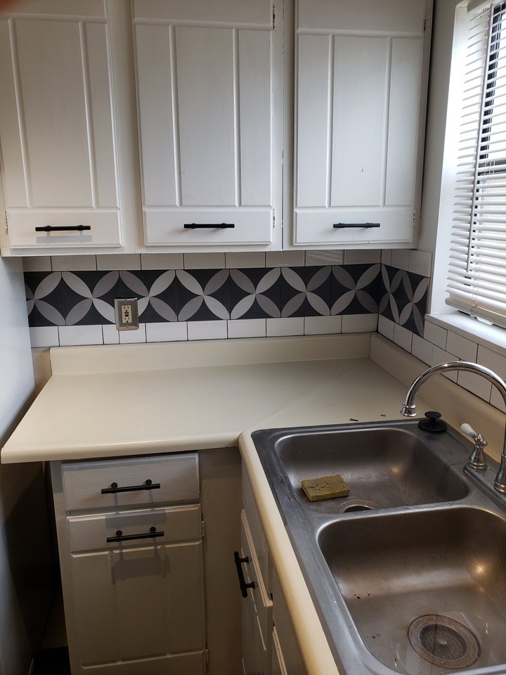 521 W 10th St #521APT2 - Photo 7 of 11