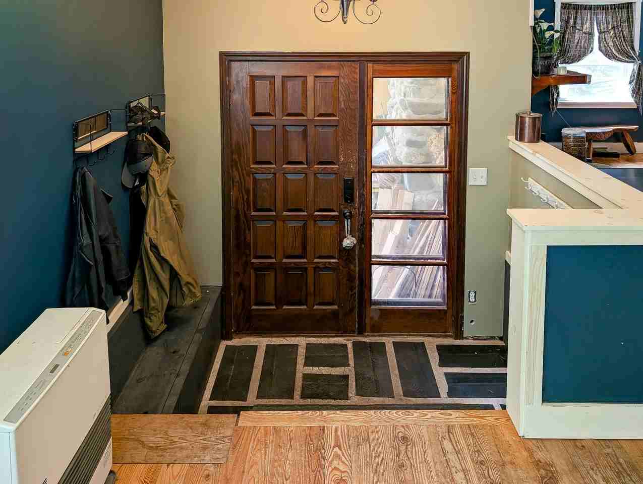 47 Main St - Photo 4 of 32