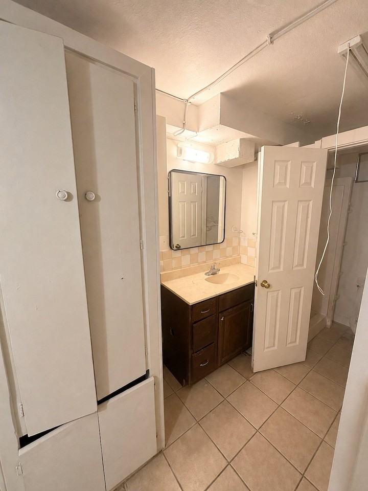 1002 W Lynwood Ave #3 - Photo 4 of 4