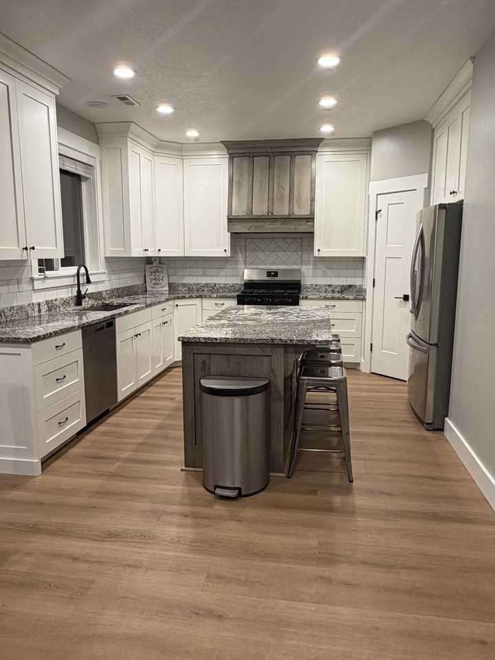 1395 Nibley Pkwy - Photo 3 of 7