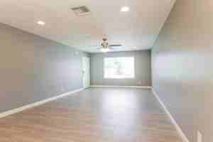 featured image of 421 E Hermosa Dr