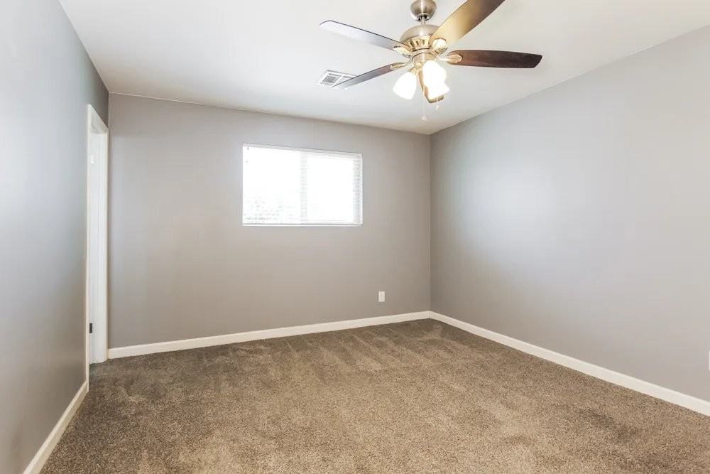 421 E Hermosa Dr - Photo 5 of 9